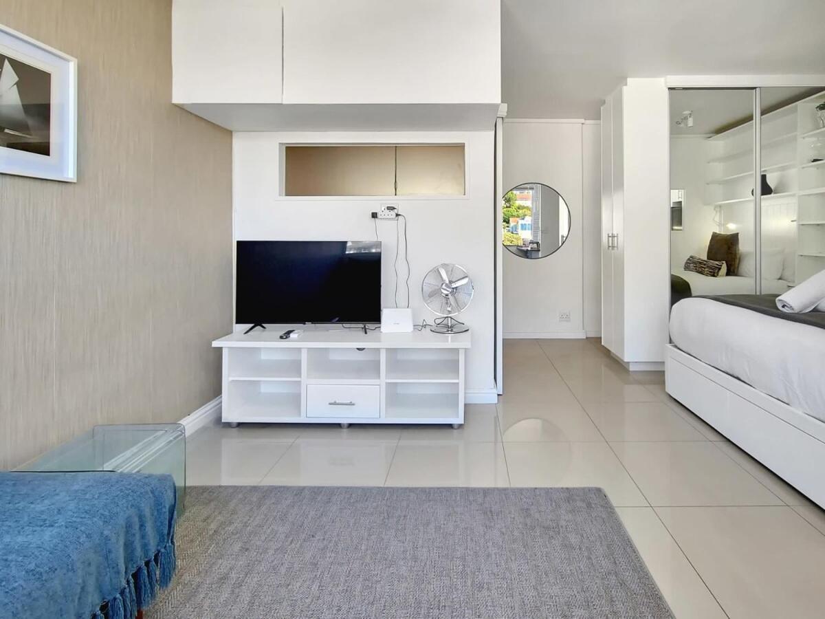 Secure Sea Point With Mountain Views * Cape Town